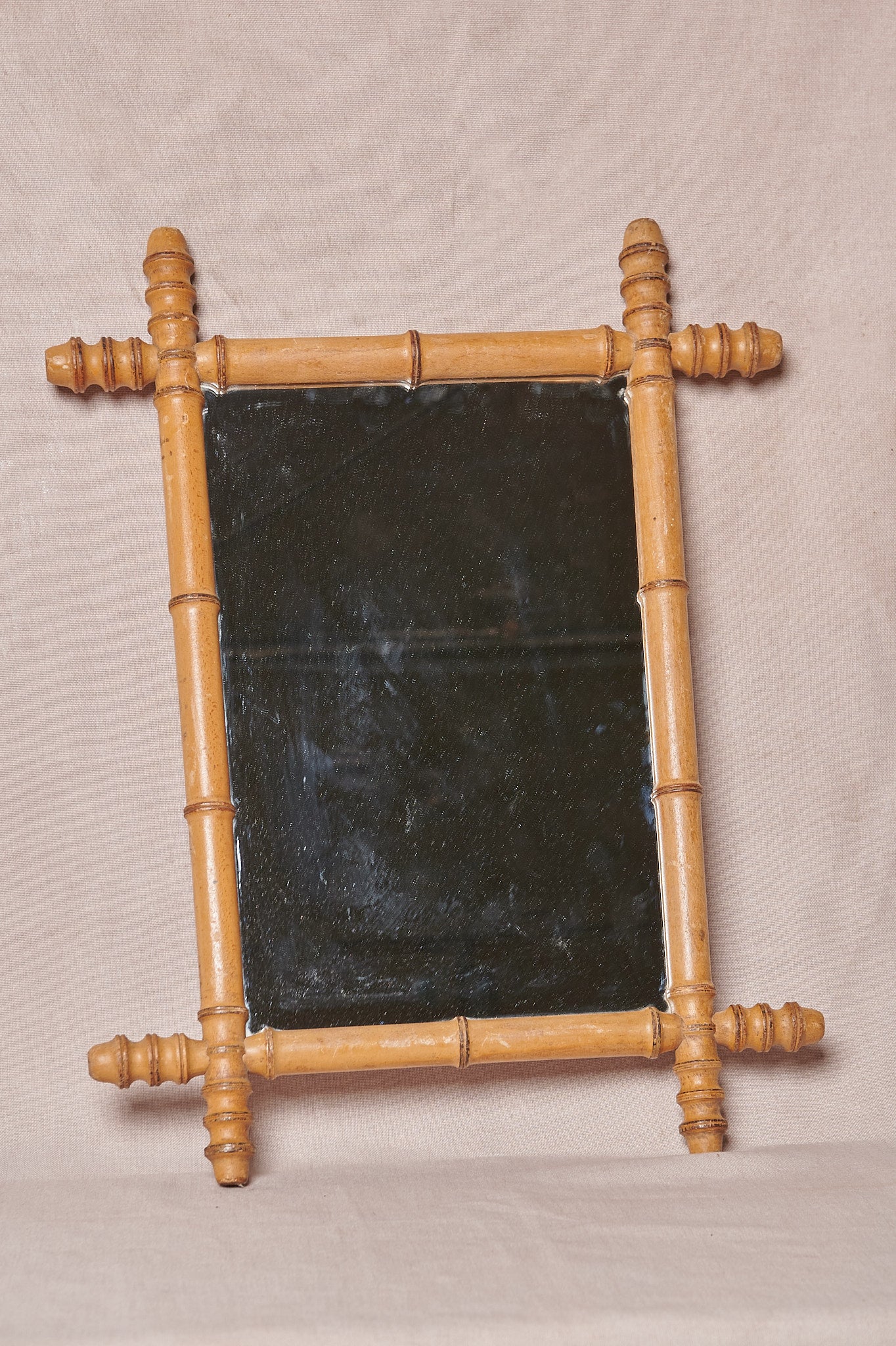 Espejo de bambú antiguo