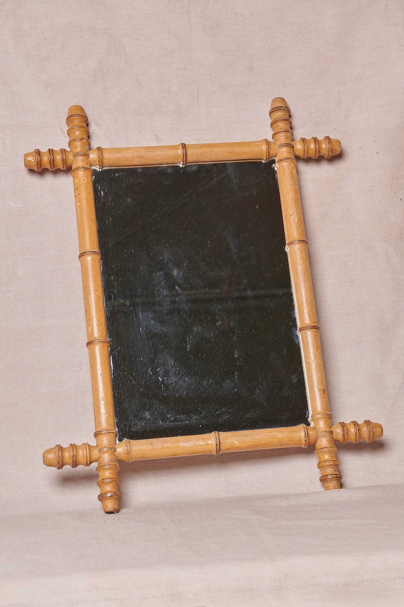 Espejo de bambú antiguo
