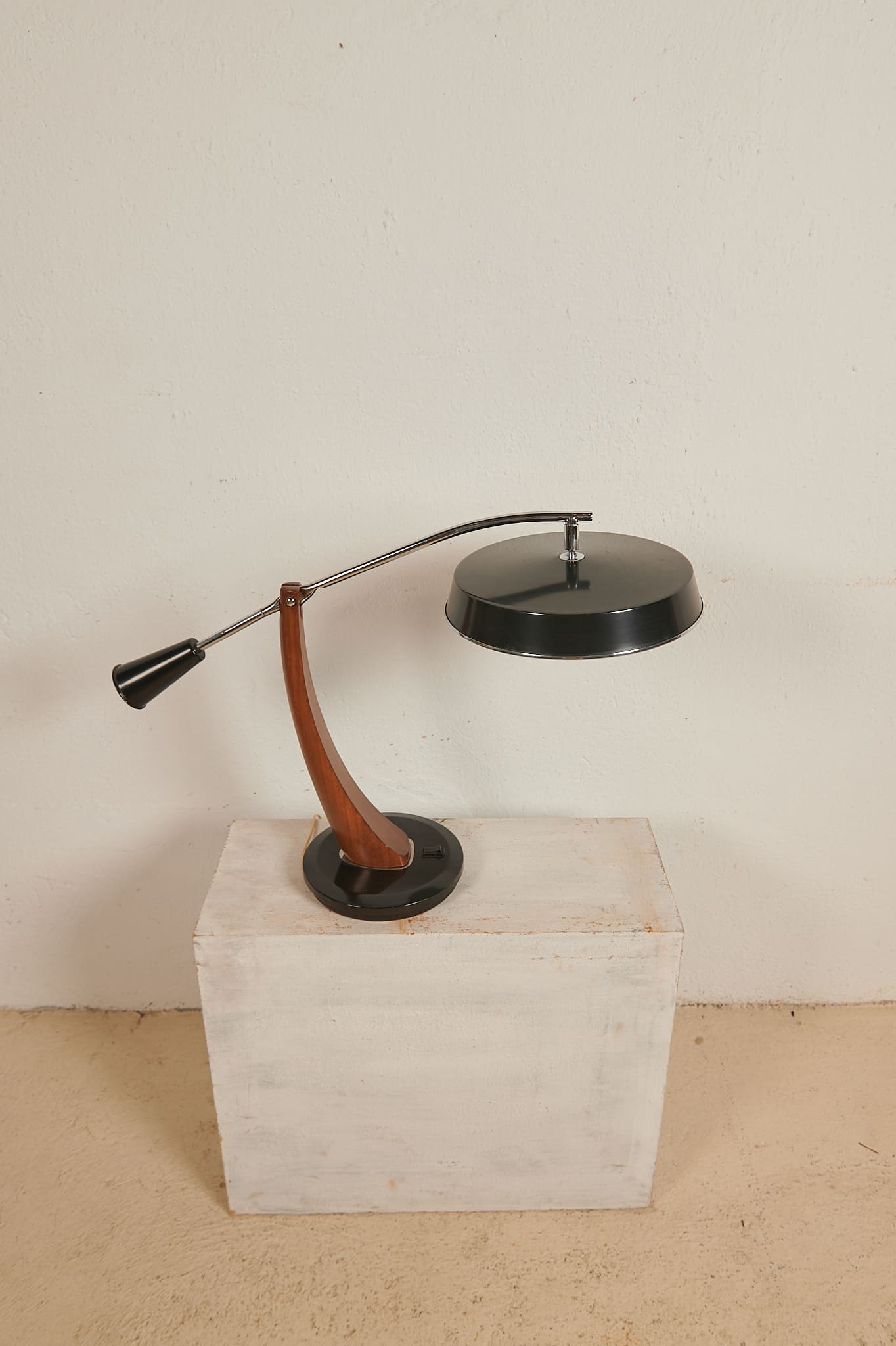 Lámpara de mesa estilo Mid Century