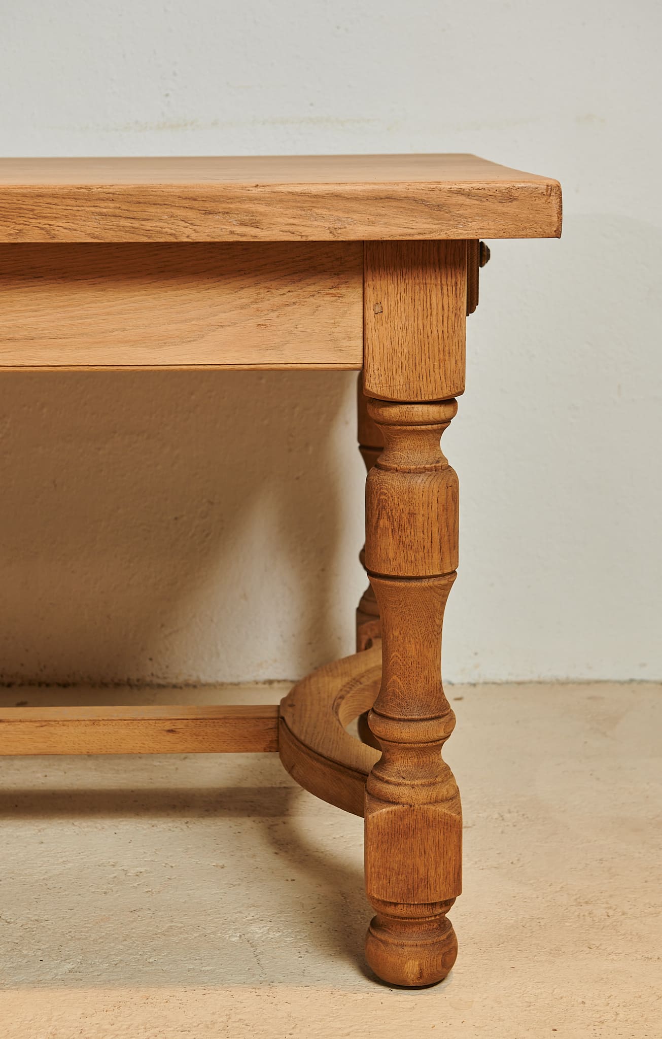 Mesa de madera de roble francesa
