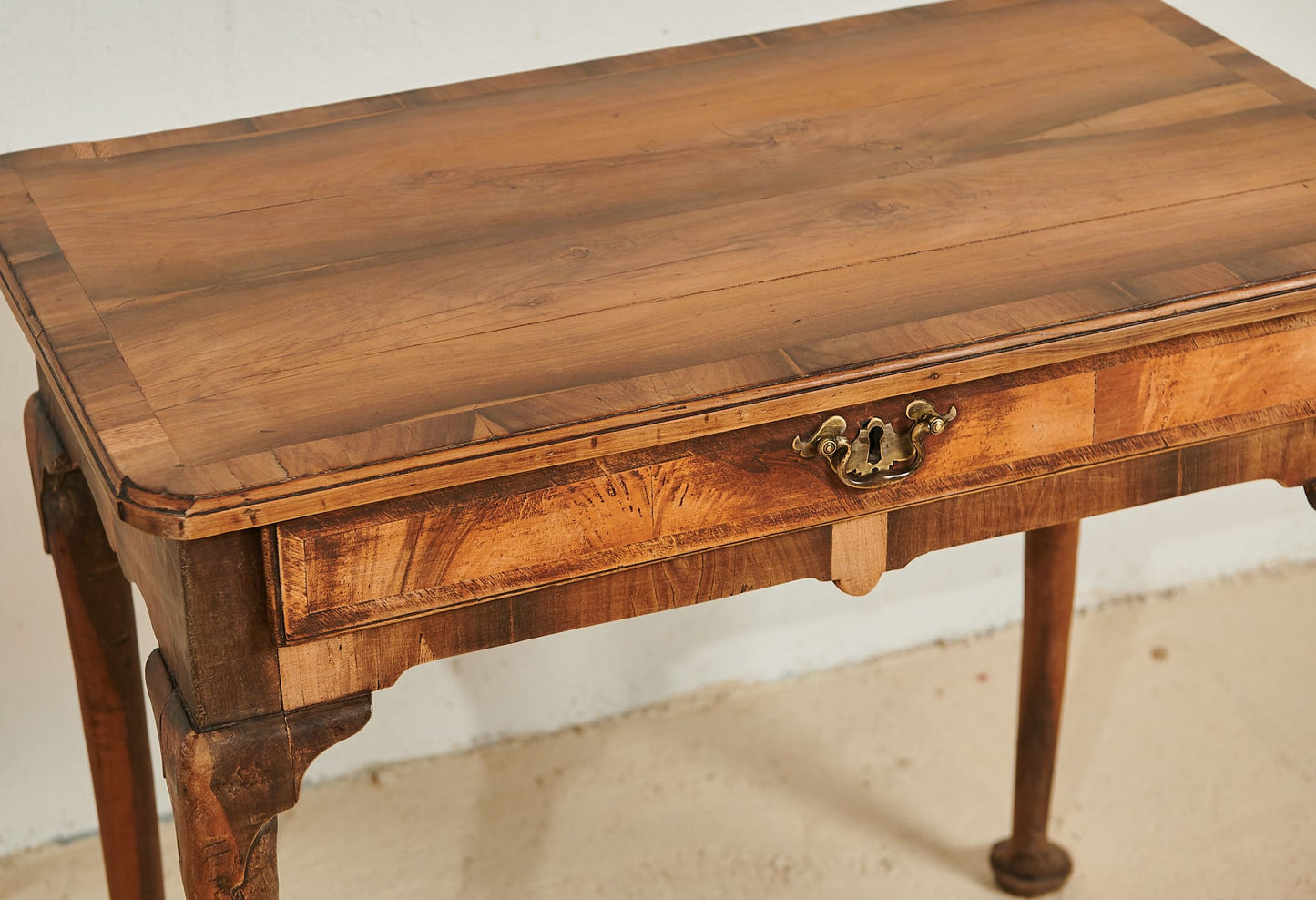 Mesa inglesa del siglo XVIII