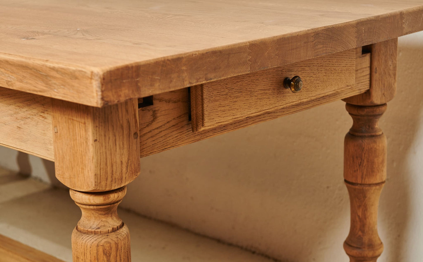 Mesa de madera de roble francesa