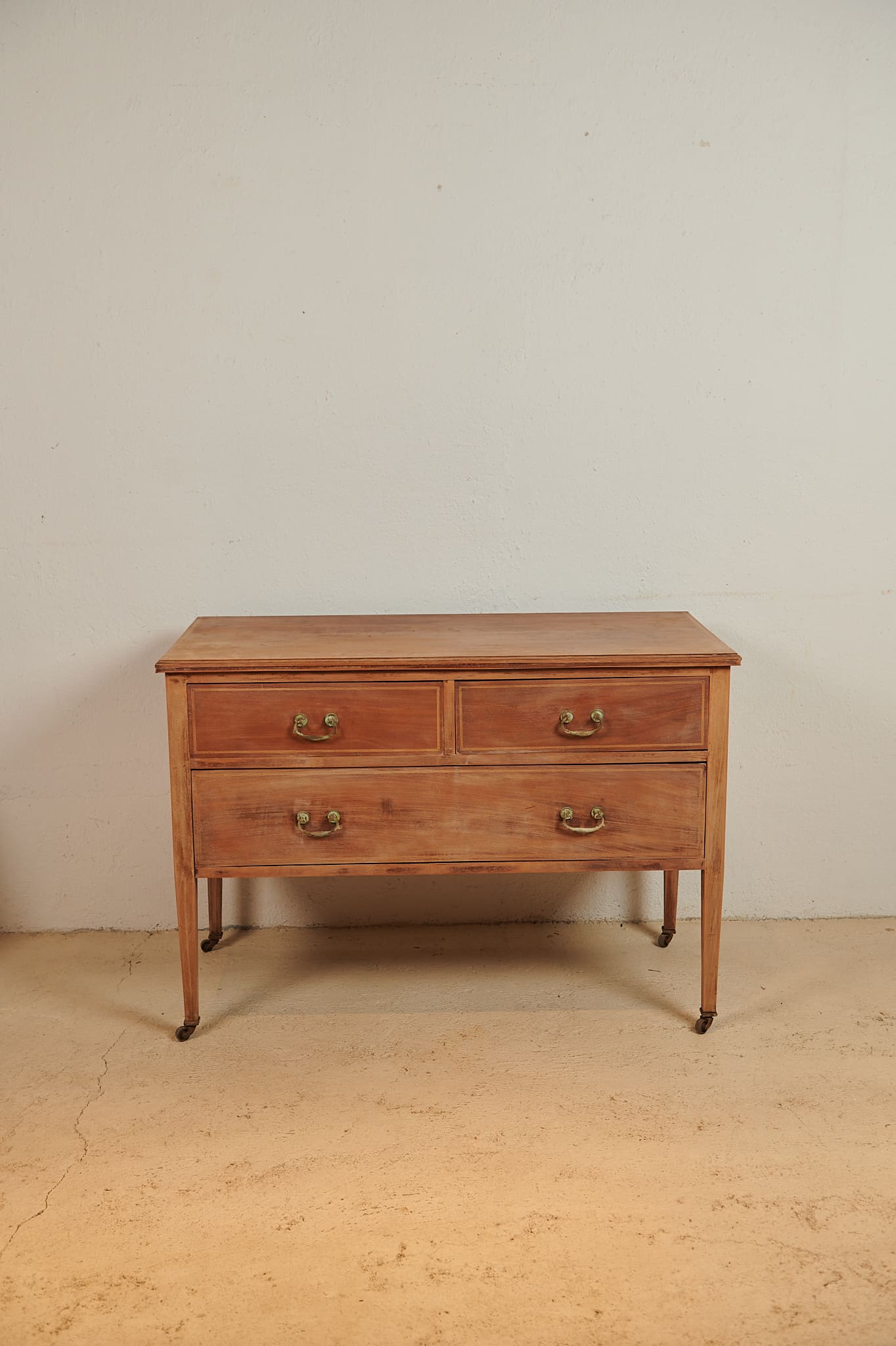 Cómoda inglesa en madera de caoba