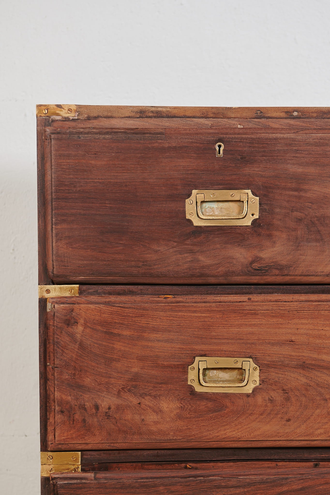 Cómoda de barco en madera