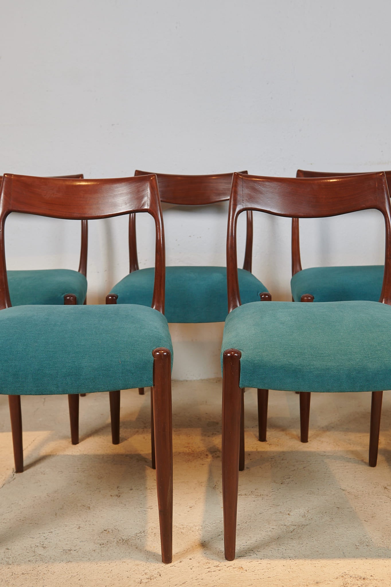 Conjunto de sillas de Niels Otto Møller en teca