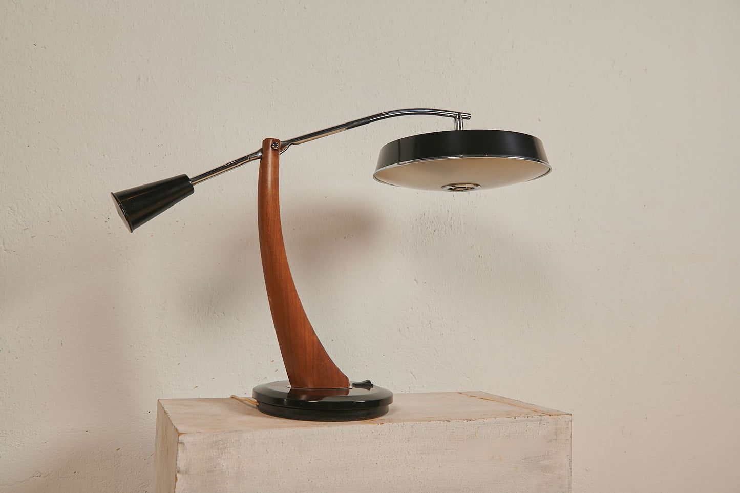 Lámpara de mesa estilo Mid Century