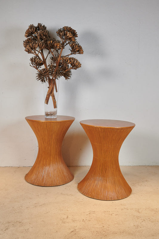 Pareja de mesas auxiliares de fibras naturales