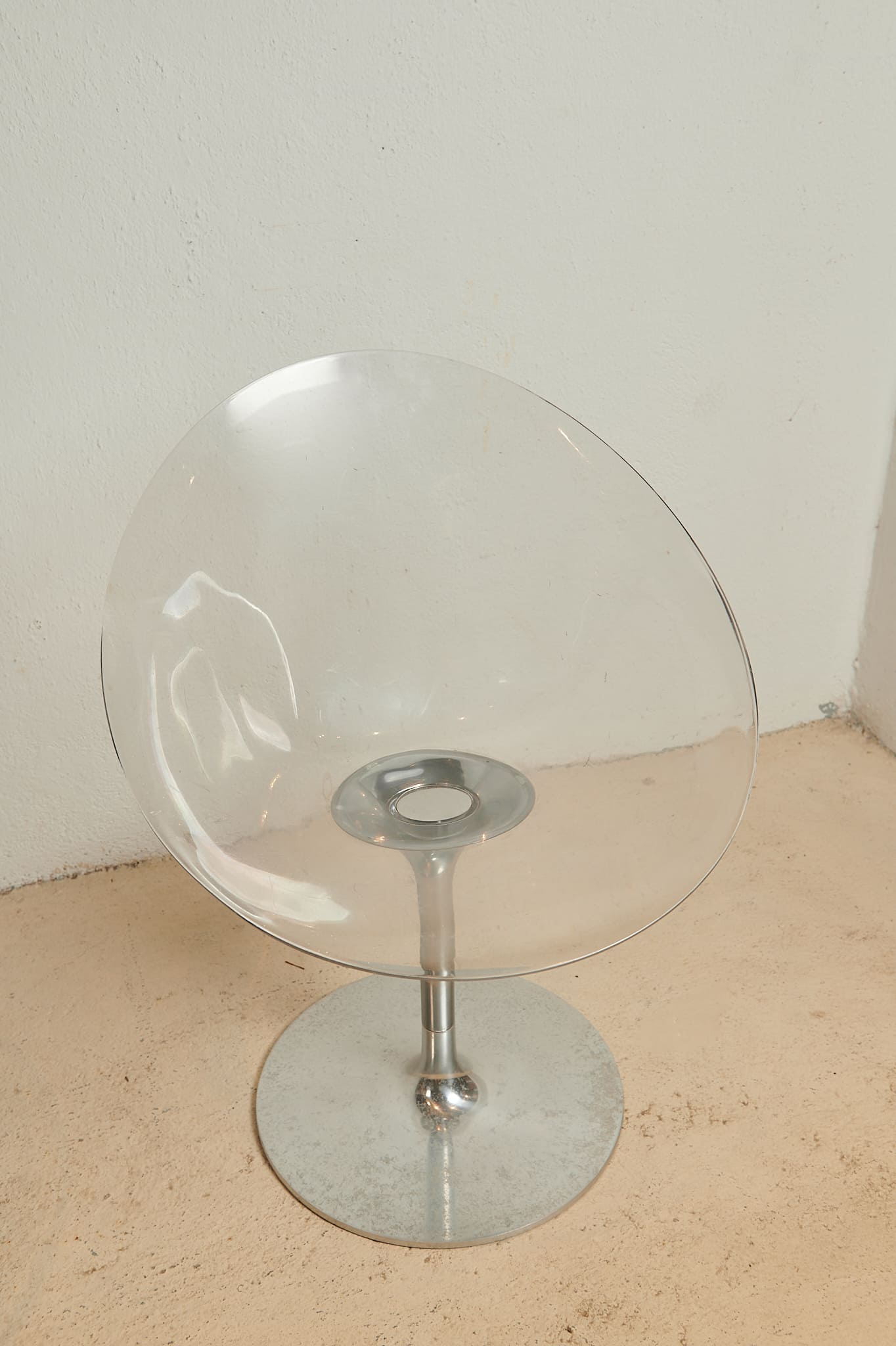 Pareja de sillones Tulip en metacrilato transparente