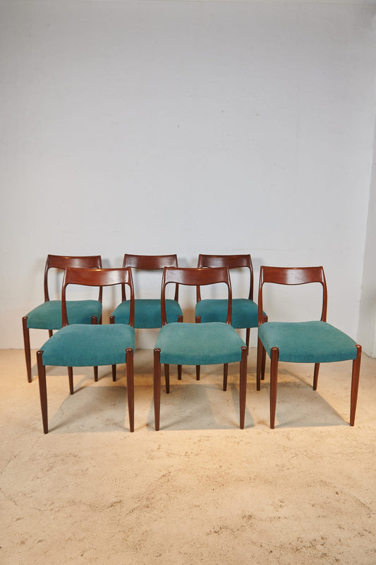 Conjunto de sillas de Niels Otto Møller en teca