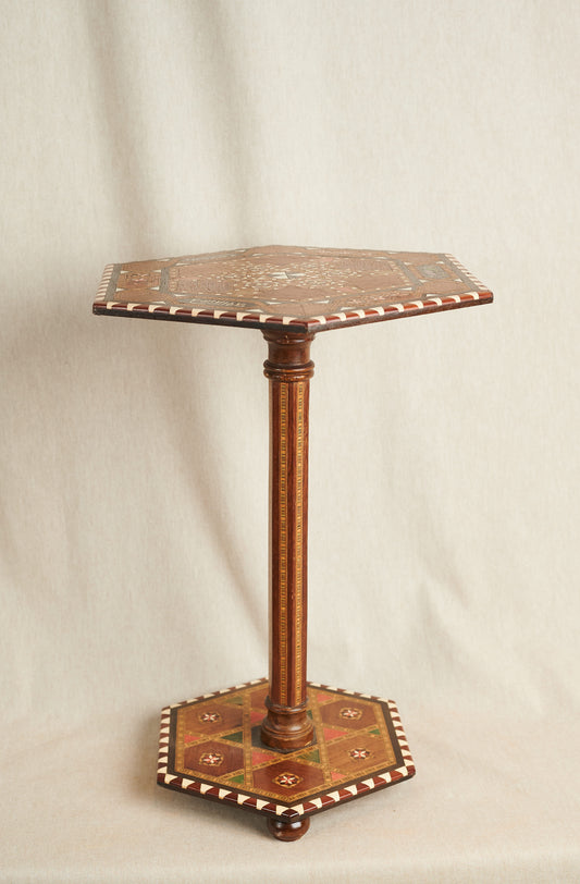 Mesa velador granadino con taracea